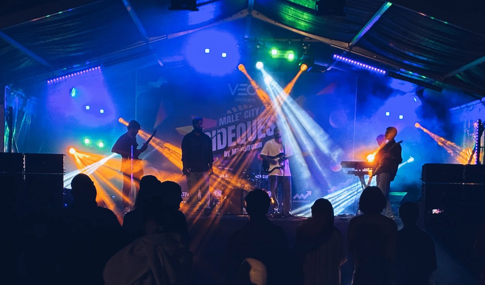 Crowd and lights on night one